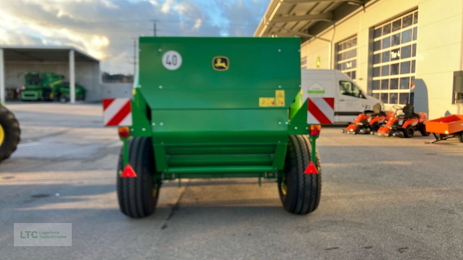 Rundballenpresse of the type John Deere F441R HC 25, Vorführmaschine in Redlham (Picture 7)