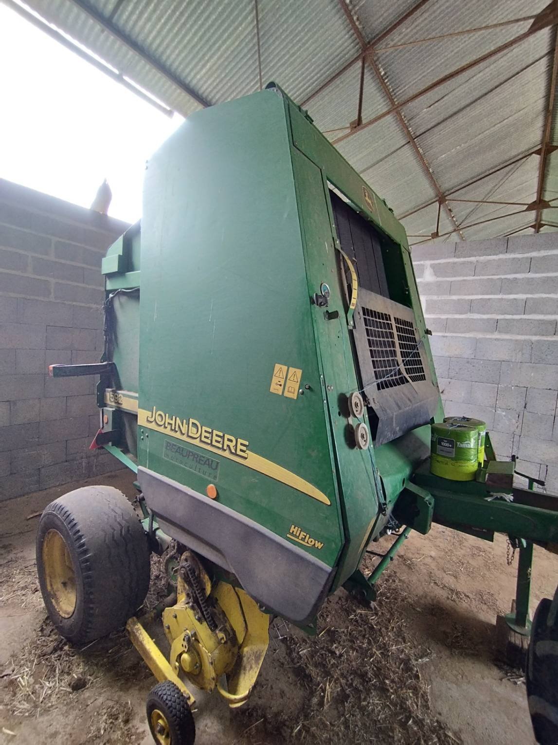 Rundballenpresse van het type John Deere Presse à balles rondes JD 592 John Deere, Gebrauchtmaschine in Le Horps (Foto 3)