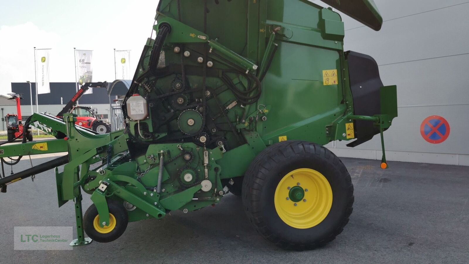 Rundballenpresse of the type John Deere V 451 M HC25, Vorführmaschine in Redlham (Picture 14)