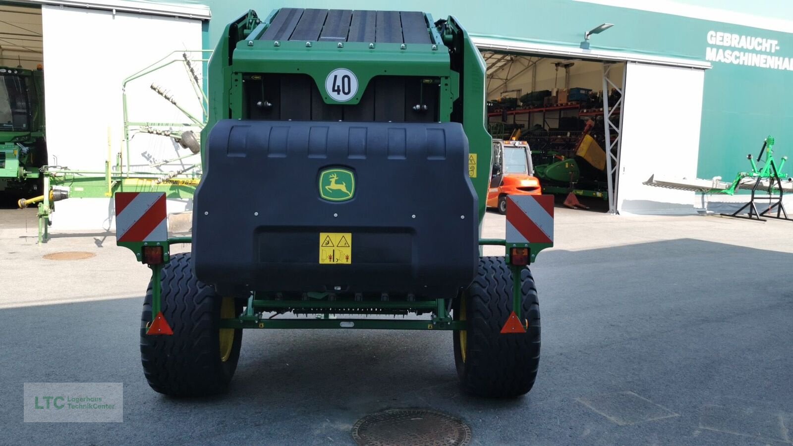 Rundballenpresse of the type John Deere V 451 M HC25, Vorführmaschine in Redlham (Picture 8)