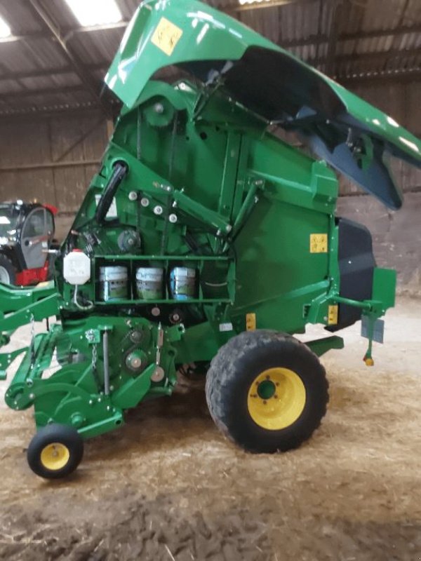 Rundballenpresse Türe ait John Deere V 451 M, Gebrauchtmaschine içinde azerailles (resim 7)