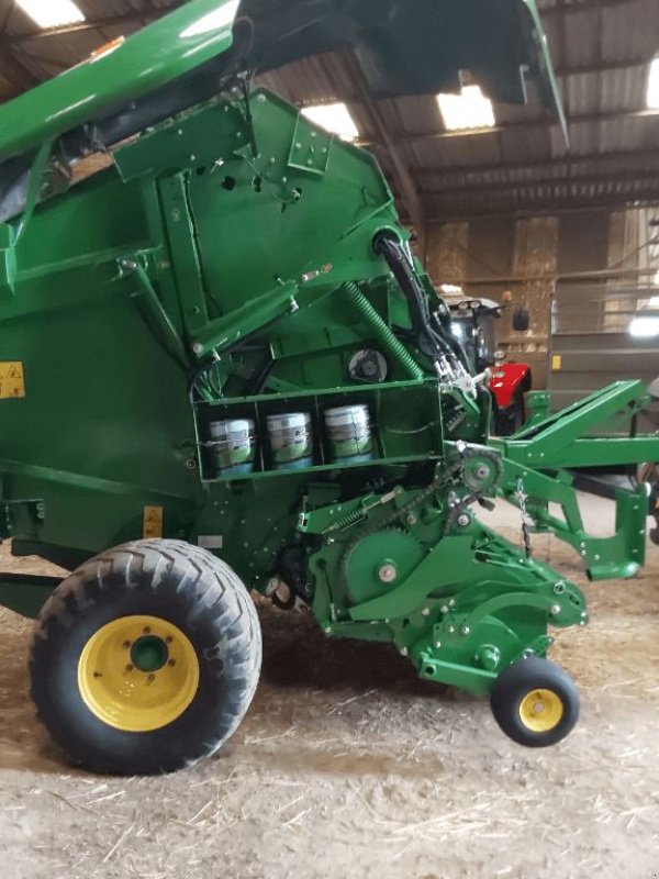 Rundballenpresse a típus John Deere V 451 M, Gebrauchtmaschine ekkor: Vogelsheim (Kép 8)