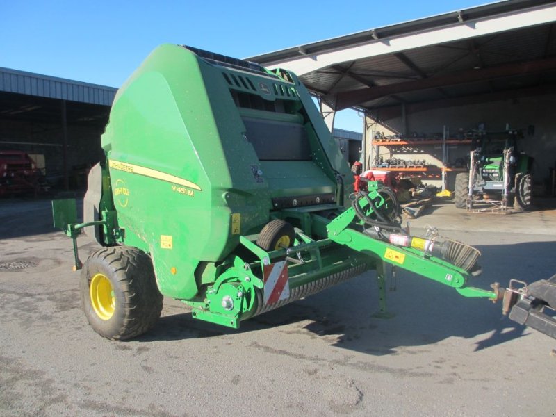 Rundballenpresse Türe ait John Deere V 451 M, Gebrauchtmaschine içinde RODEZ (resim 1)