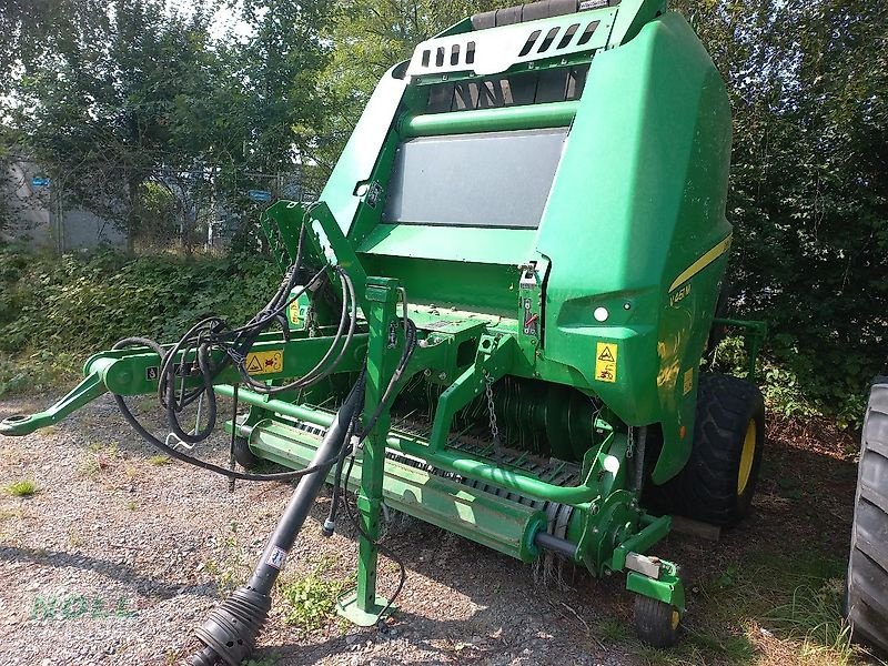 Rundballenpresse of the type John Deere V 461M, Gebrauchtmaschine in Limburg (Picture 1)