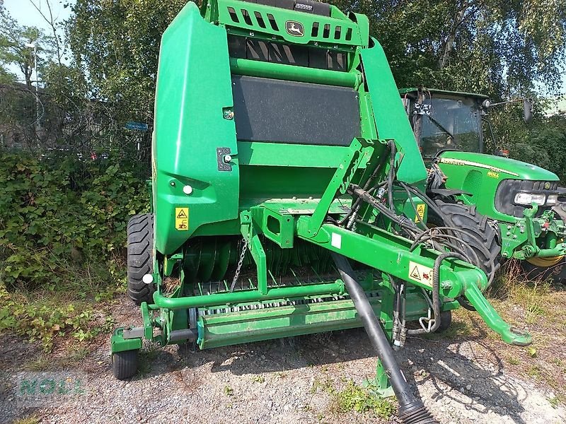 Rundballenpresse des Typs John Deere V 461M, Gebrauchtmaschine in Limburg (Bild 2)