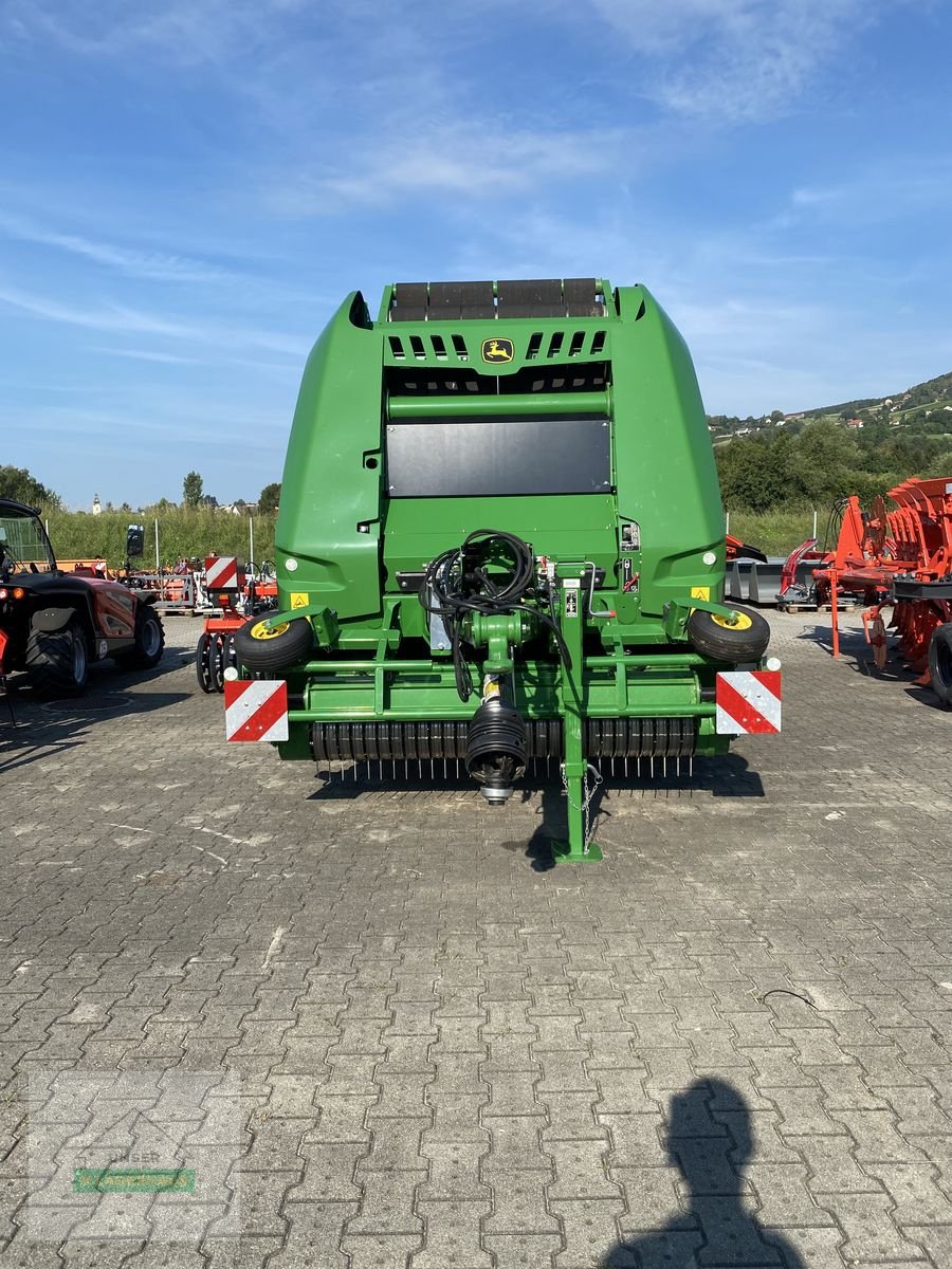 Rundballenpresse van het type John Deere V451 M, Neumaschine in Hartberg (Foto 2)