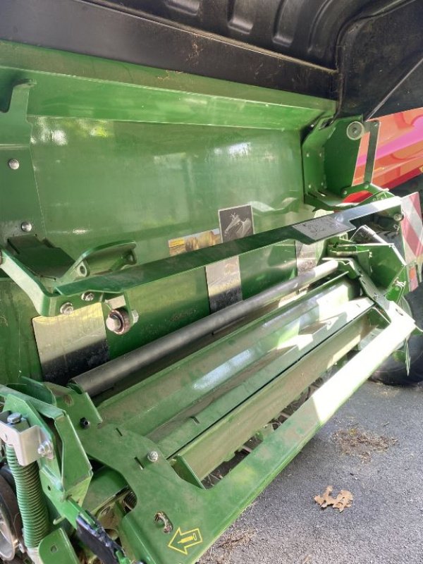 Rundballenpresse des Typs John Deere V451G, Gebrauchtmaschine in BOULOGNE SUR GESSE (Bild 5)