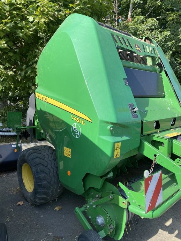 Rundballenpresse типа John Deere V451G, Gebrauchtmaschine в BOULOGNE SUR GESSE (Фотография 2)