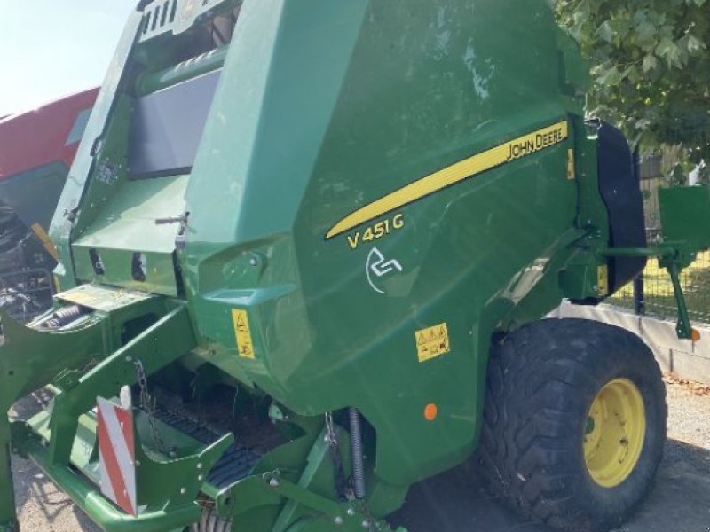 Rundballenpresse van het type John Deere V451G, Gebrauchtmaschine in BOULOGNE SUR GESSE (Foto 1)