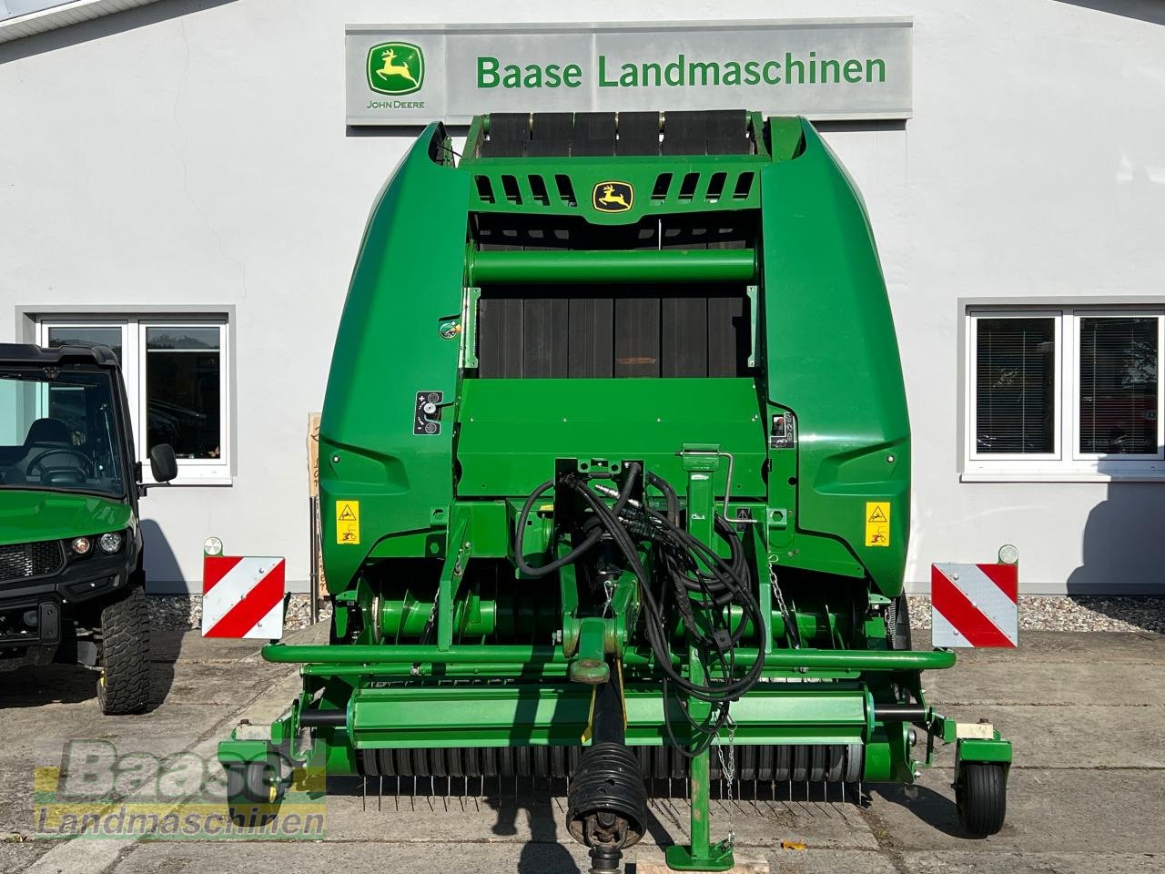 Rundballenpresse del tipo John Deere V451M nur 3244 Ballen!, Gebrauchtmaschine In Holthof (Immagine 2)