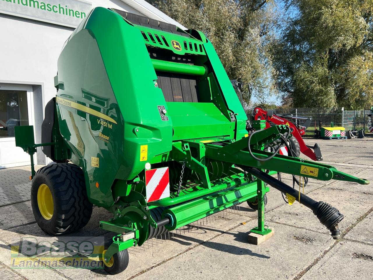 Rundballenpresse del tipo John Deere V451M nur 3244 Ballen!, Gebrauchtmaschine In Holthof (Immagine 3)