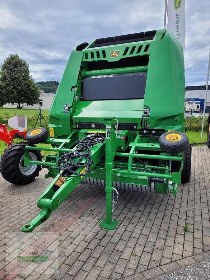 Rundballenpresse van het type John Deere V451M, Neumaschine in Gleisdorf (Foto 2)