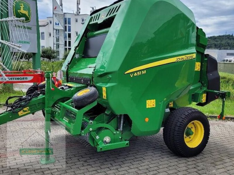 Rundballenpresse van het type John Deere V451M, Neumaschine in Gleisdorf (Foto 1)