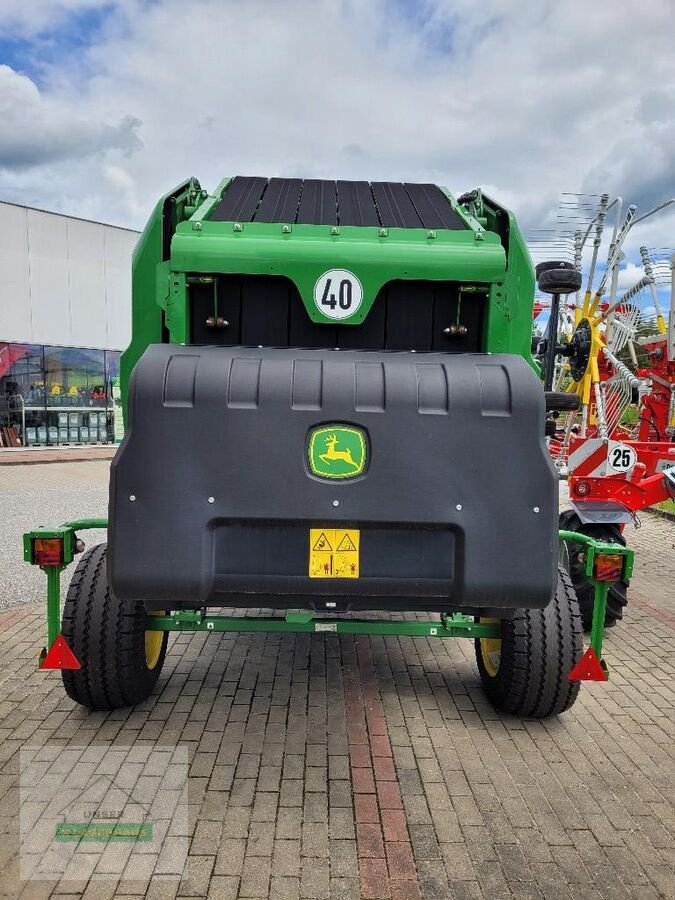 Rundballenpresse des Typs John Deere V451M, Neumaschine in Gleisdorf (Bild 4)