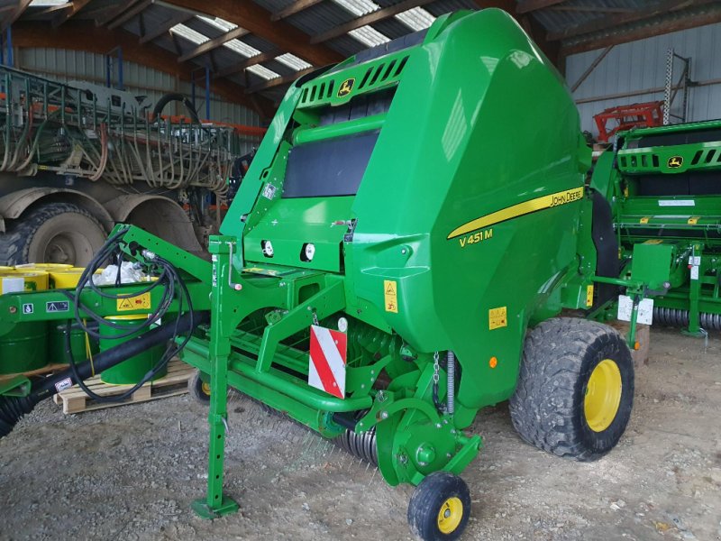 Rundballenpresse a típus John Deere V451m, Gebrauchtmaschine ekkor: DOMFRONT (Kép 1)