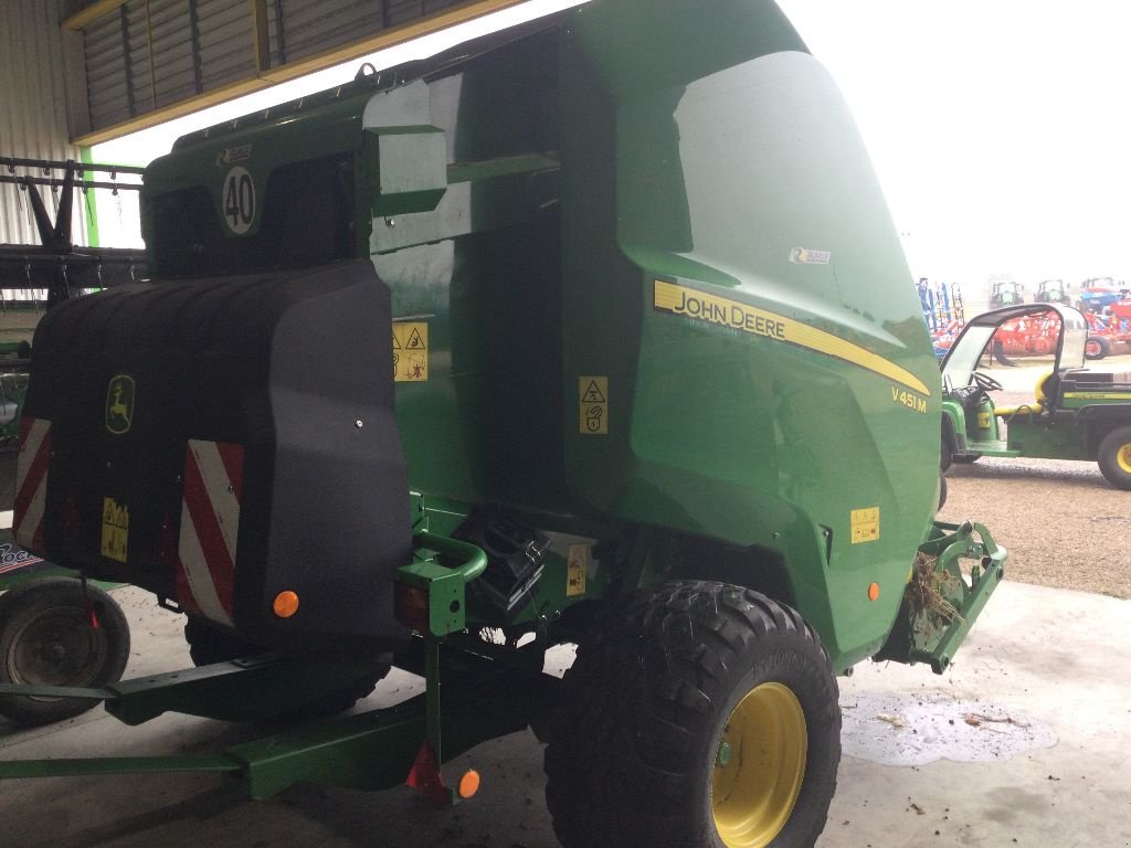 Rundballenpresse of the type John Deere V451M, Gebrauchtmaschine in LISIEUX (Picture 2)