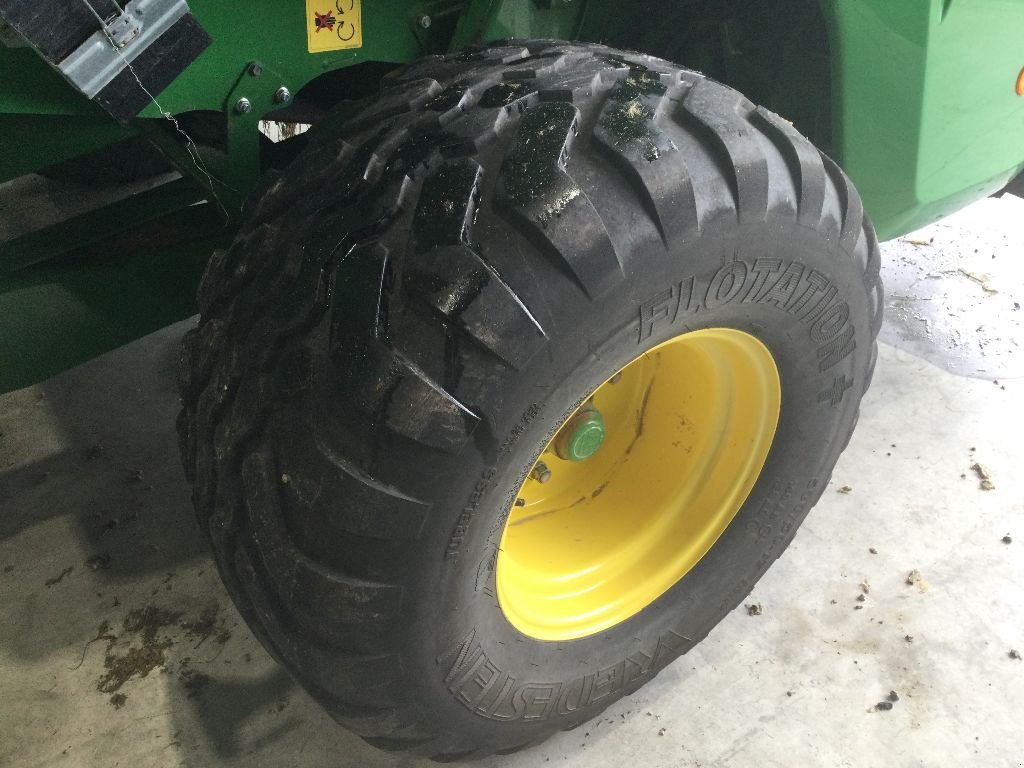 Rundballenpresse za tip John Deere V451M, Gebrauchtmaschine u LISIEUX (Slika 3)