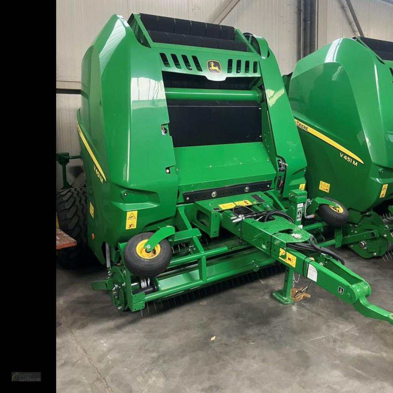 Rundballenpresse a típus John Deere V451M, Neumaschine ekkor: Jahnatal (Kép 1)