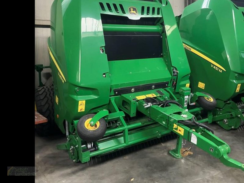 Rundballenpresse typu John Deere V451M, Neumaschine v Jahnatal