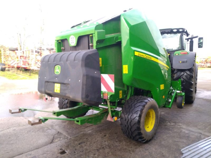 Rundballenpresse Türe ait John Deere V451M, Gebrauchtmaschine içinde Liebenwalde (resim 3)