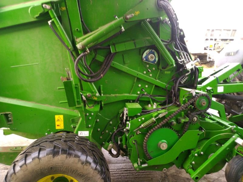 Rundballenpresse des Typs John Deere V451M, Gebrauchtmaschine in Liebenwalde (Bild 8)