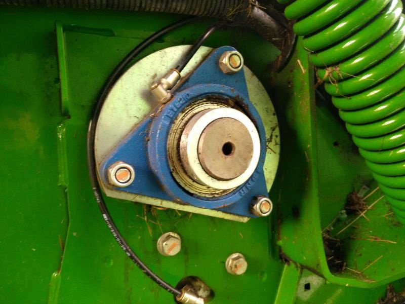 Rundballenpresse des Typs John Deere V451M, Gebrauchtmaschine in Liebenwalde (Bild 14)