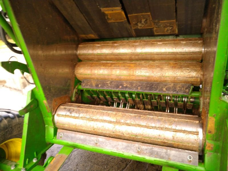 Rundballenpresse des Typs John Deere V451M, Gebrauchtmaschine in Liebenwalde (Bild 26)