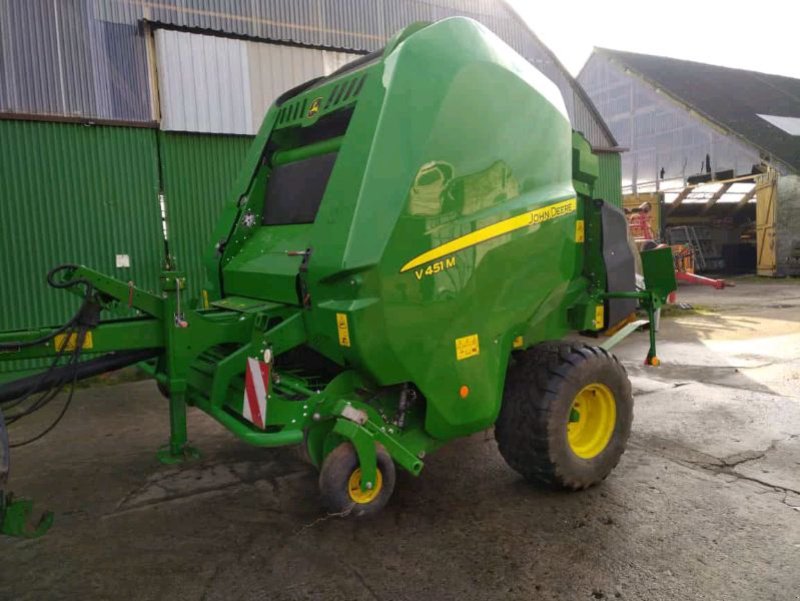 Rundballenpresse del tipo John Deere V451M, Gebrauchtmaschine en Liebenwalde (Imagen 1)