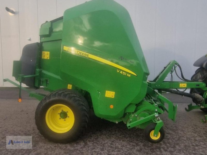 Rundballenpresse типа John Deere V451M, Gebrauchtmaschine в Wölferheim