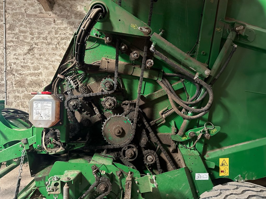 Rundballenpresse des Typs John Deere V451M, Gebrauchtmaschine in GUERET (Bild 10)