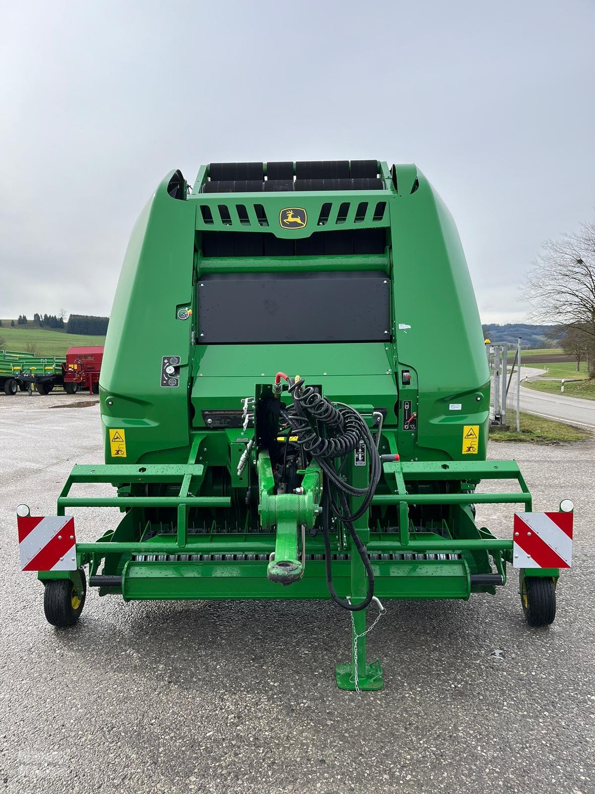 Rundballenpresse типа John Deere V451M, Gebrauchtmaschine в Antdorf (Фотография 10)