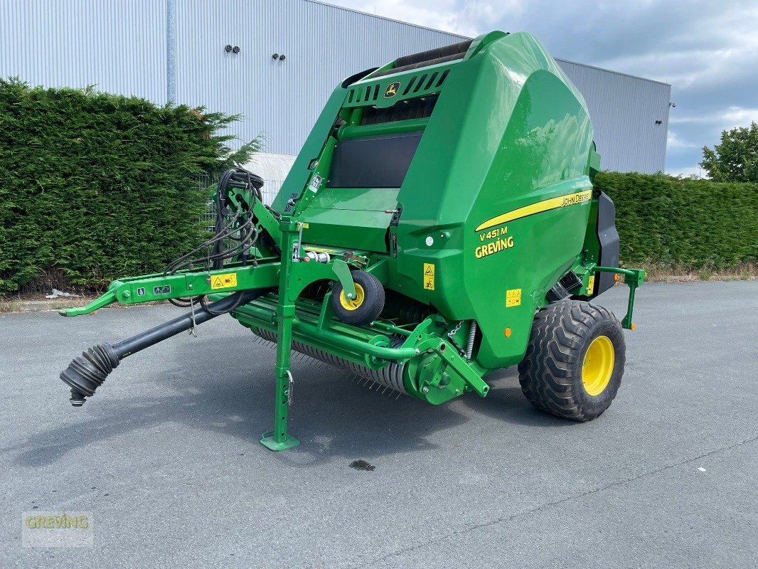 Rundballenpresse типа John Deere V451M, Gebrauchtmaschine в Werne (Фотография 1)