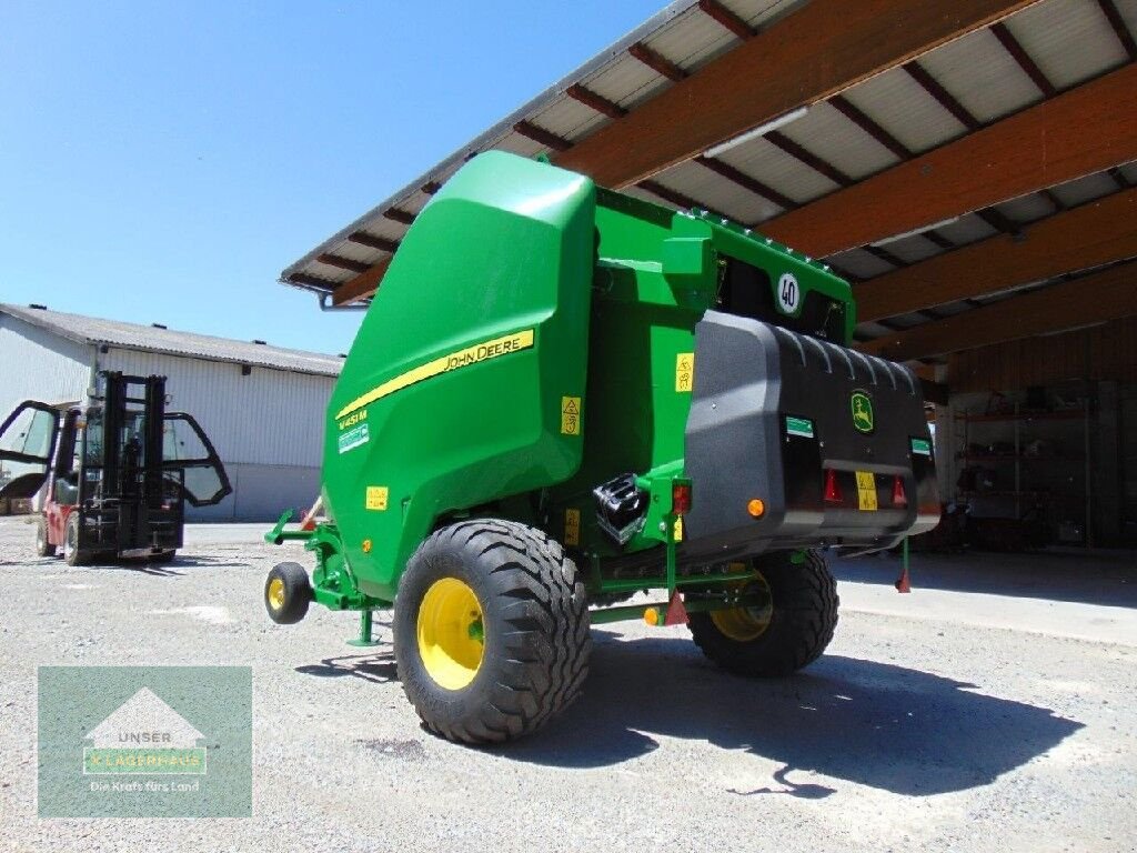 Rundballenpresse van het type John Deere V451M, Neumaschine in Hofkirchen (Foto 5)