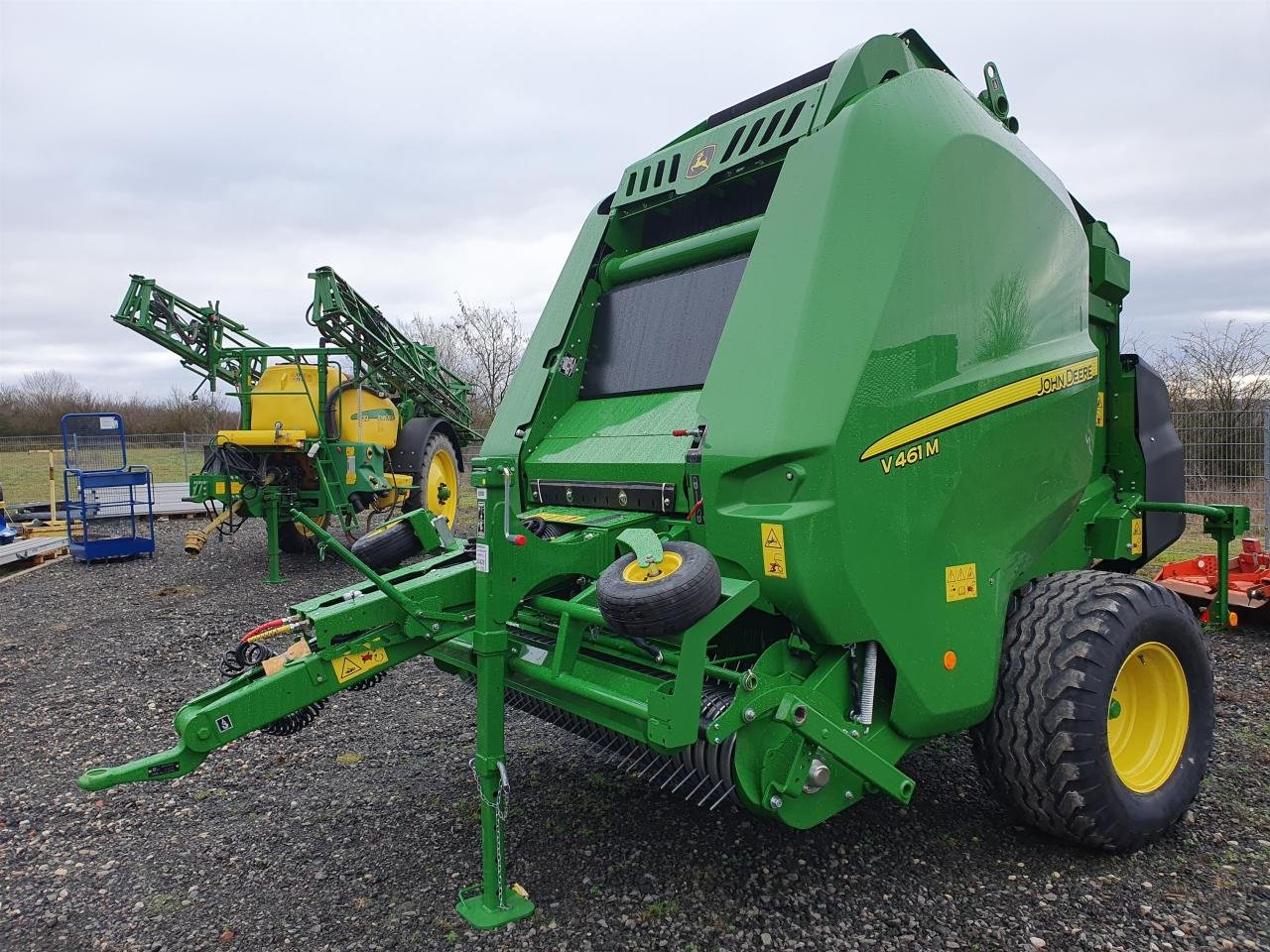 Rundballenpresse of the type John Deere V461M ISO Bus, Gebrauchtmaschine in Zweibrücken (Picture 1)