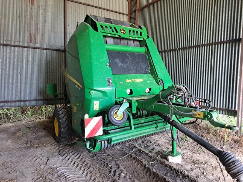 Rundballenpresse of the type John Deere V461M, Gebrauchtmaschine in PITHIVIERS Cedex