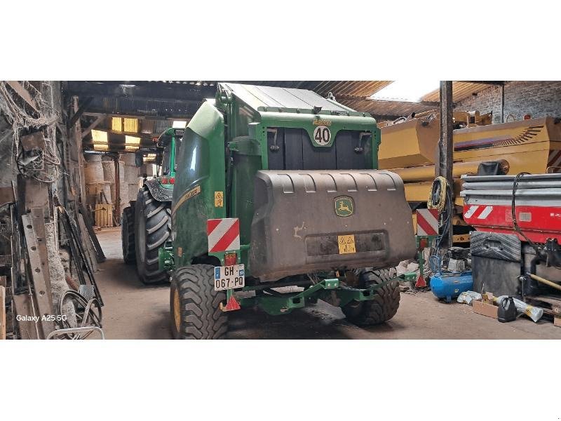 Rundballenpresse des Typs John Deere V461M, Gebrauchtmaschine in Wargnies Le Grand (Bild 3)