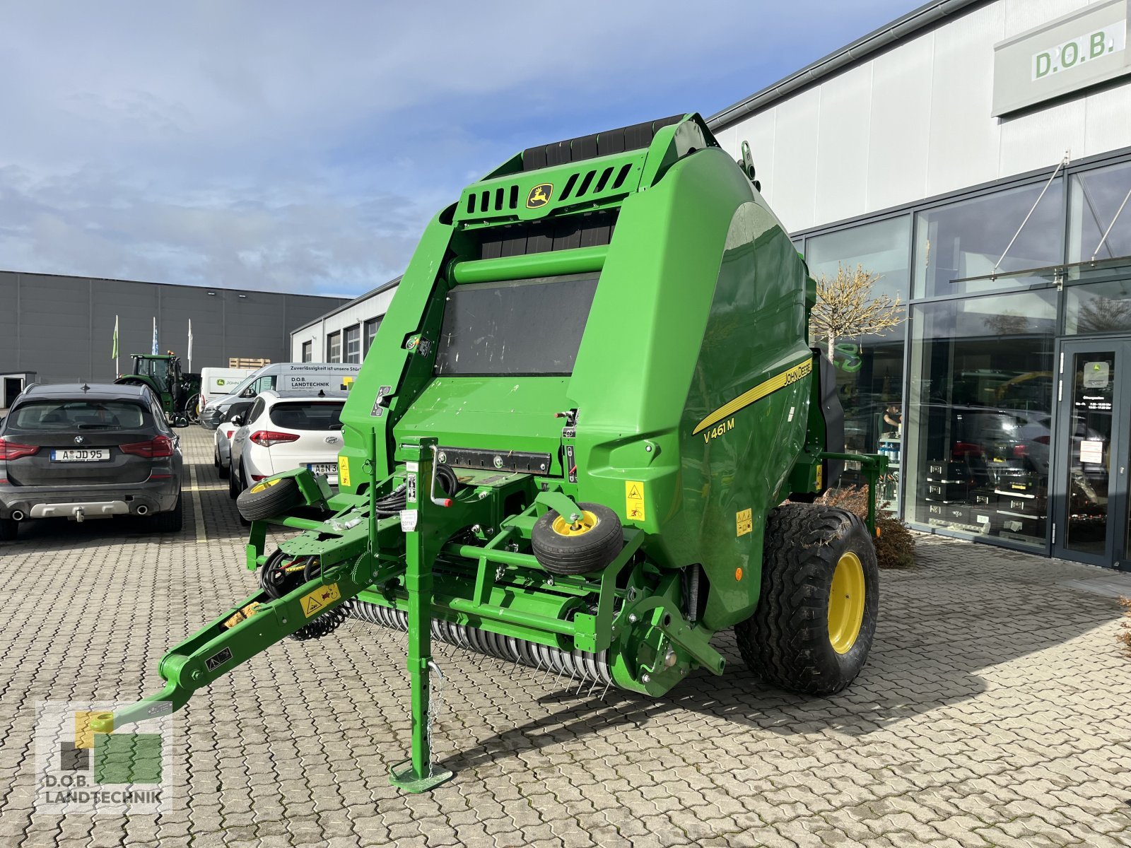 Rundballenpresse типа John Deere V461M, Neumaschine в Langweid am Lech (Фотография 2)