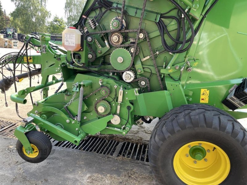 Rundballenpresse tip John Deere V461M, Gebrauchtmaschine in Marxen (Poză 10)