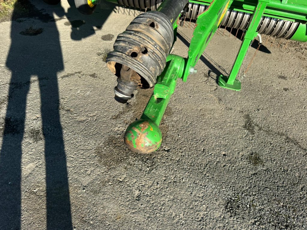 Rundballenpresse van het type John Deere V461R, Gebrauchtmaschine in GUERET (Foto 7)