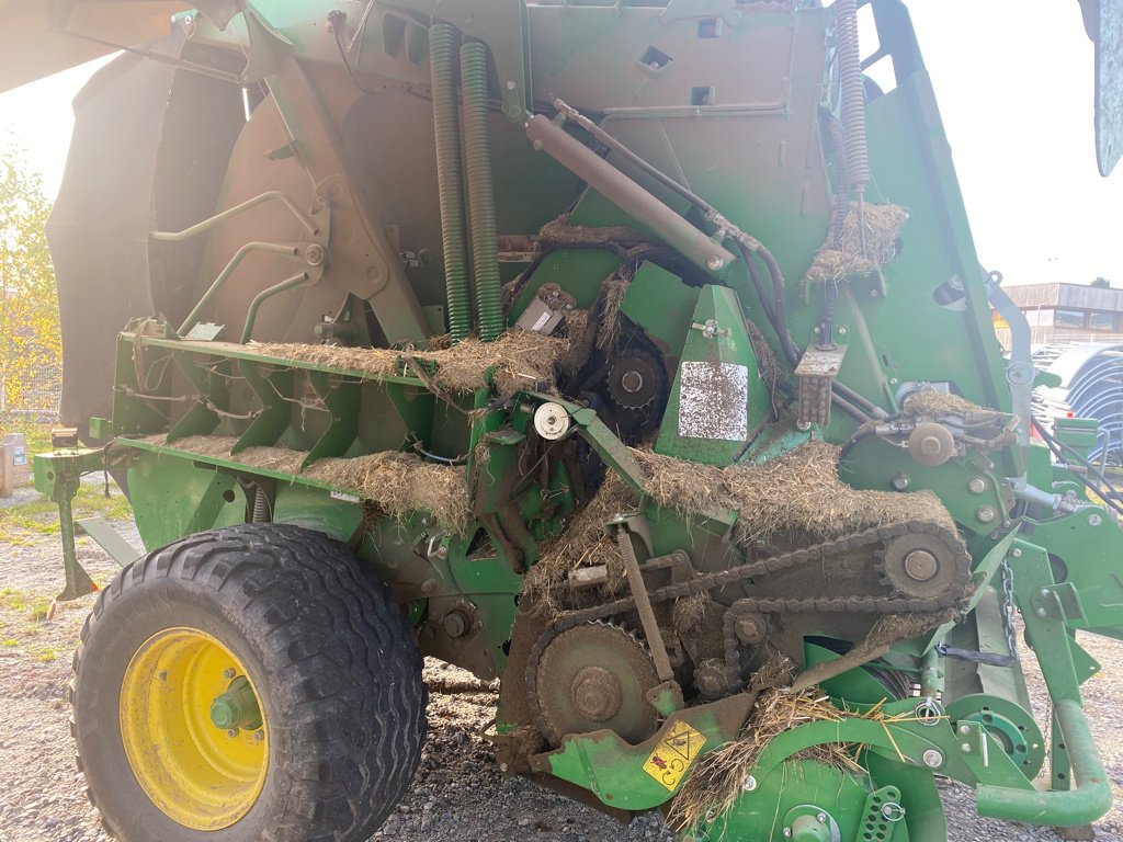 Rundballenpresse des Typs John Deere V461R, Gebrauchtmaschine in GUERET (Bild 9)