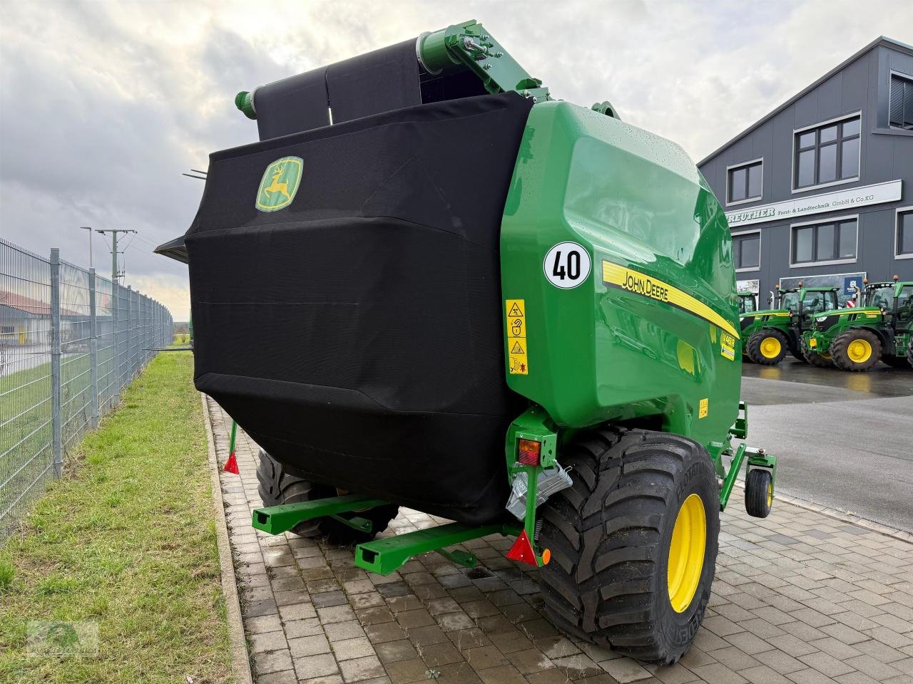 Rundballenpresse typu John Deere V461R, Neumaschine w Hofheim (Zdjęcie 4)