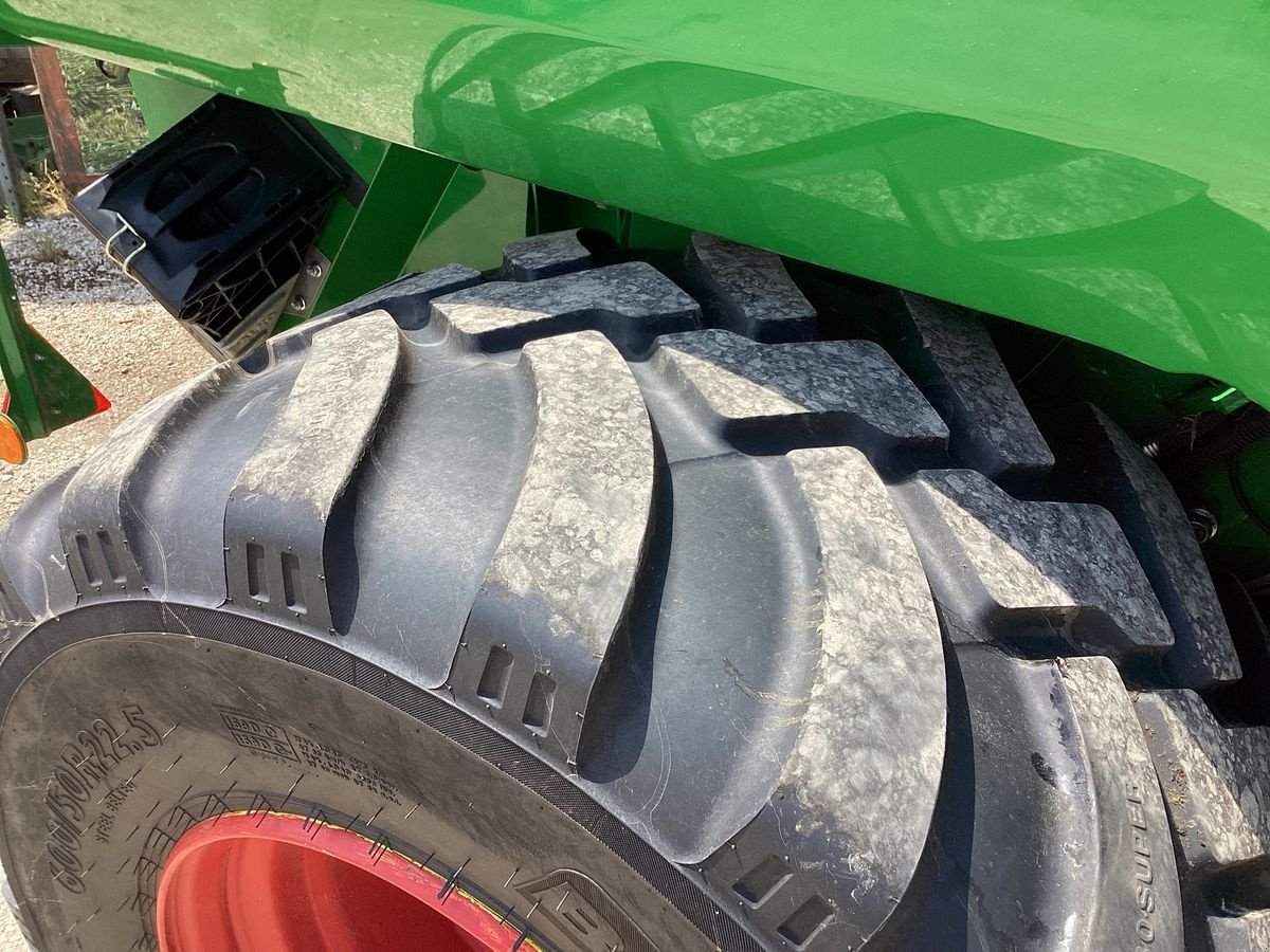 Rundballenpresse van het type John Deere V461R, Gebrauchtmaschine in Micheldorf / OÖ (Foto 5)