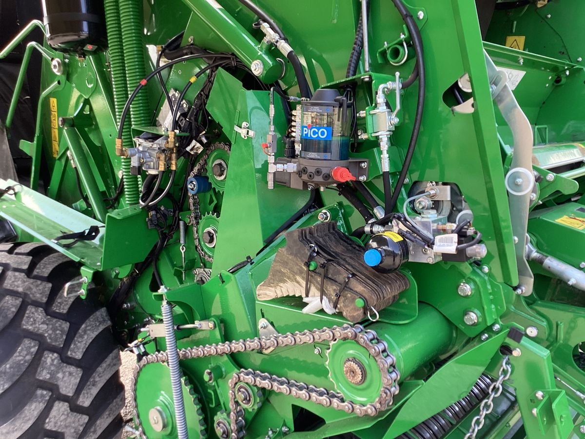 Rundballenpresse van het type John Deere V461R, Gebrauchtmaschine in Micheldorf / OÖ (Foto 10)