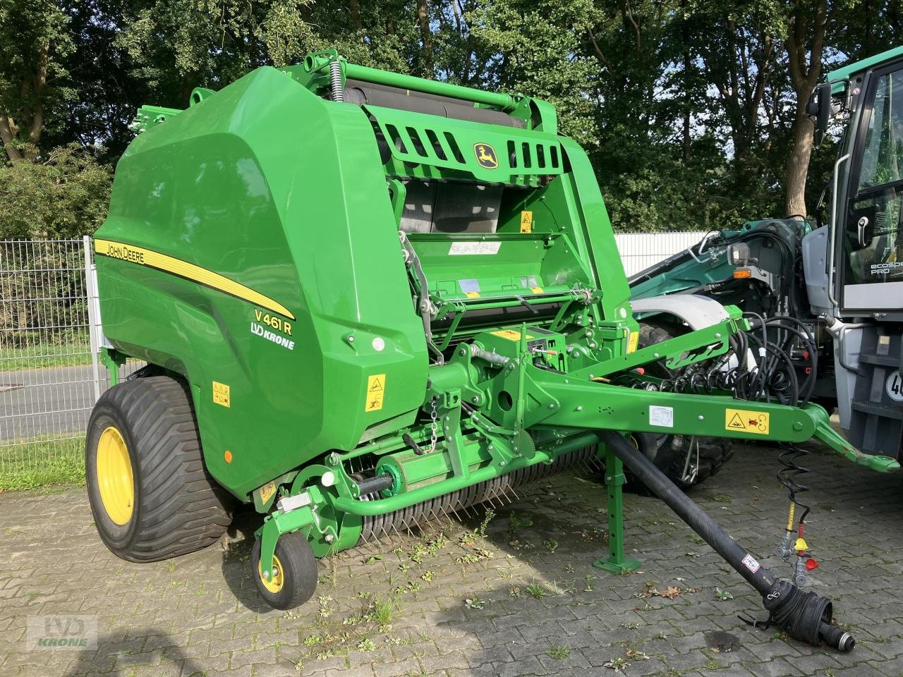 Rundballenpresse van het type John Deere V461R, Gebrauchtmaschine in Spelle (Foto 1)