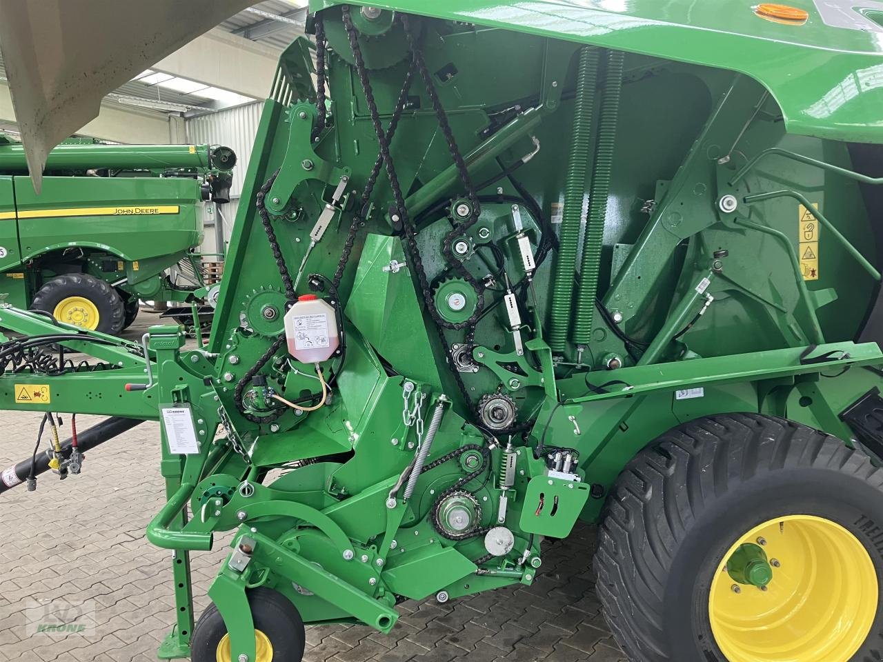 Rundballenpresse a típus John Deere V461R, Gebrauchtmaschine ekkor: Spelle (Kép 12)