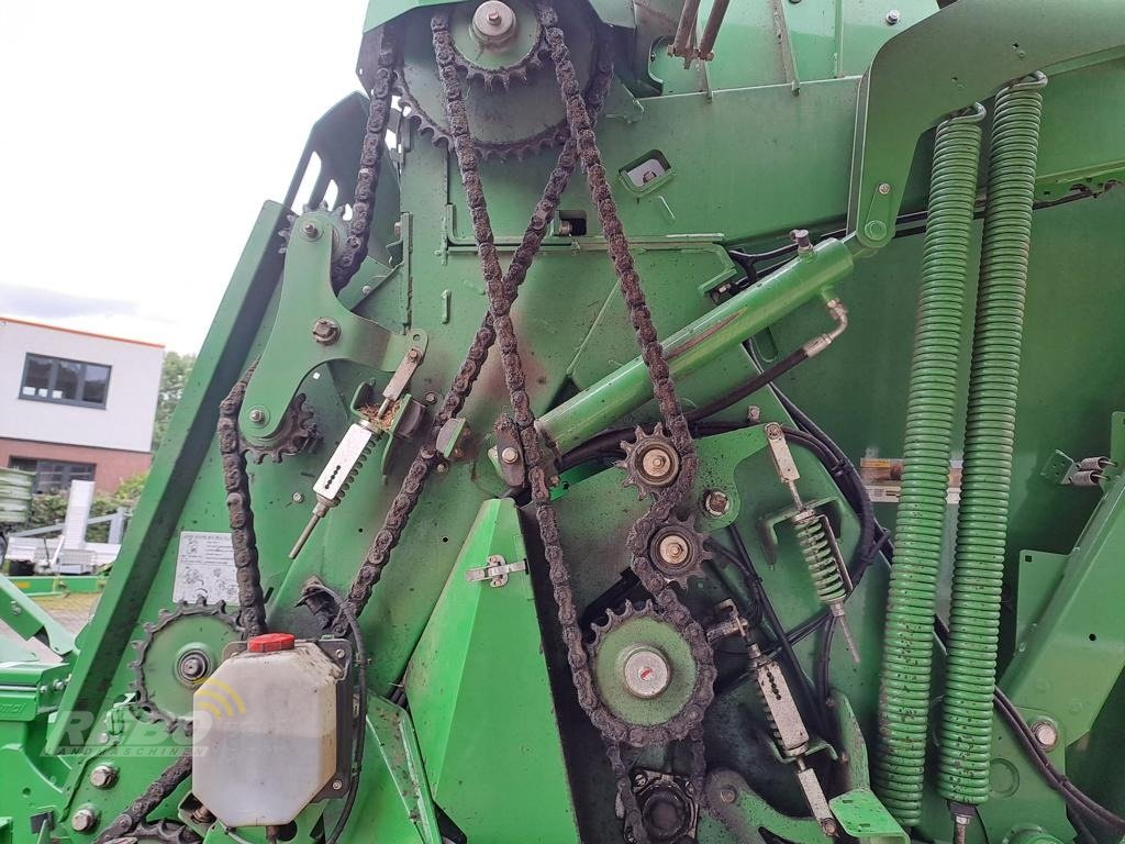 Rundballenpresse tip John Deere V461R, Gebrauchtmaschine in Visbek/Rechterfeld (Poză 15)