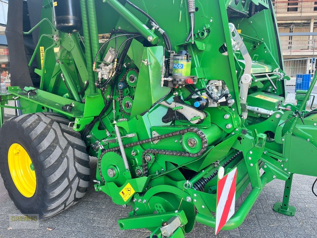 Rundballenpresse от тип John Deere V461R, Gebrauchtmaschine в Ahaus (Снимка 13)