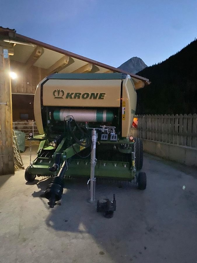 Rundballenpresse tip Krone Ballenpresse Comprima F 125 XC, Gebrauchtmaschine in Ried im Oberinntal (Poză 3)