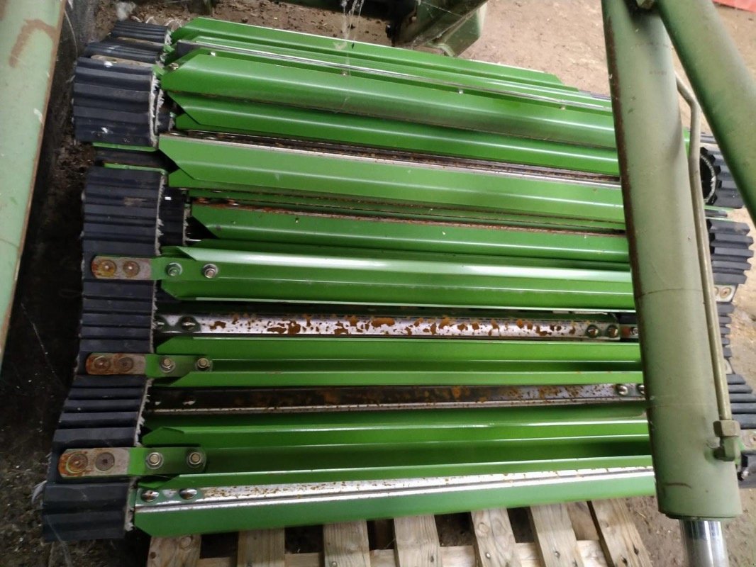 Rundballenpresse du type Krone Comprima 150, Gebrauchtmaschine en Liebenwalde (Photo 28)