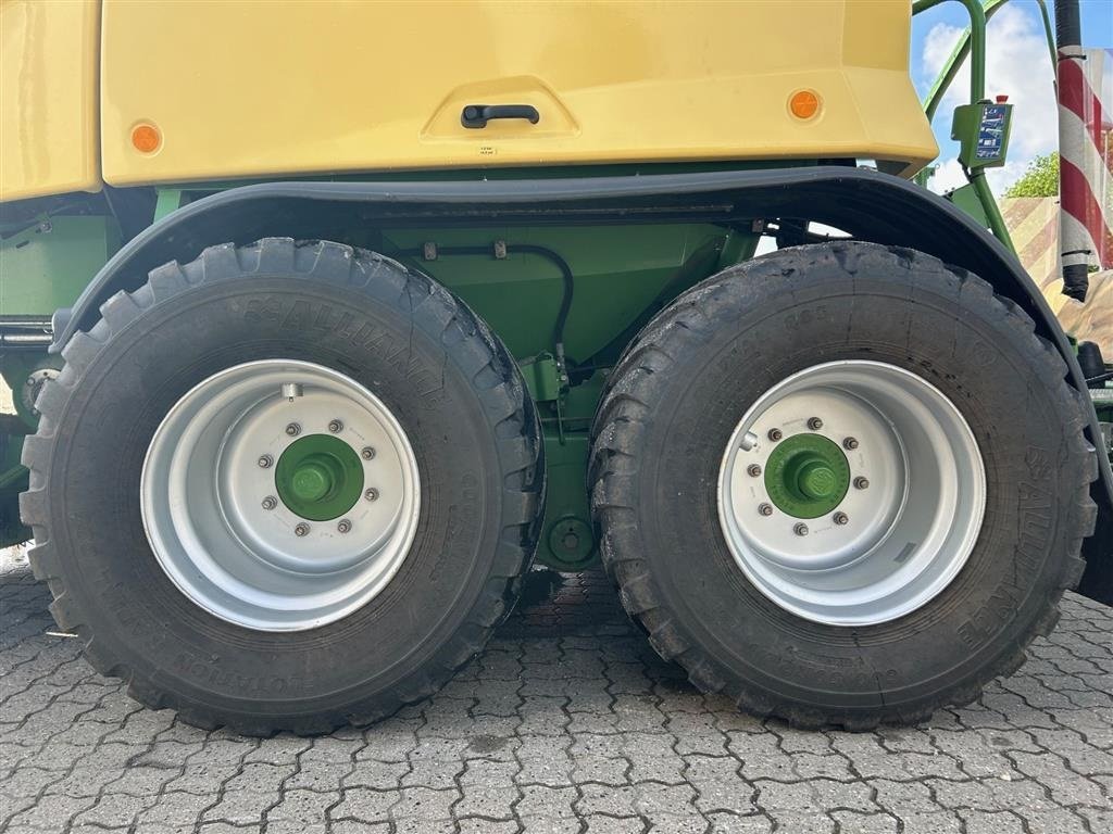 Rundballenpresse tip Krone Comprima CF 155 XC Ny plus model,store hjul og foliebinding, Gebrauchtmaschine in Kongerslev (Poză 6)